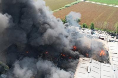 Adana’daki yangın havadan görüntülendi